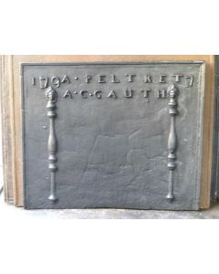 Plaque de Cheminée 'Piliers avec Bonnet Phrygien'