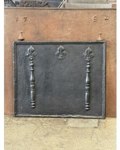 Plaque de Cheminée 'Piliers et Fleurs de Lys'