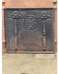 Plaque de Cheminée 'Piliers avec Monogramme IHS'