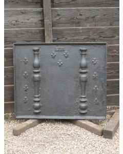 Plaque de Cheminée 'Piliers et Fleurs de Lys'