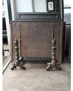 Grille Porte Bûches Néo Gothique