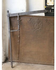 Potence crémaillère pivotante de cheminée