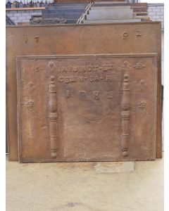 Plaque de Cheminée 'Piliers et Fleurs de Lys'