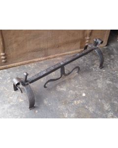Support Gothique Outils de Cheminée