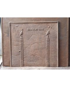 Plaque de Cheminée 'Piliers avec Bonnet Phrygien'