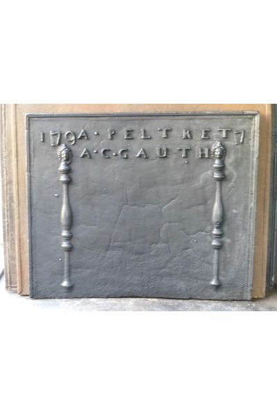 Plaque de Cheminée 'Piliers avec Bonnet Phrygien'
