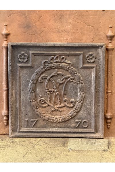 Plaque de Cheminée 'Monogramme'