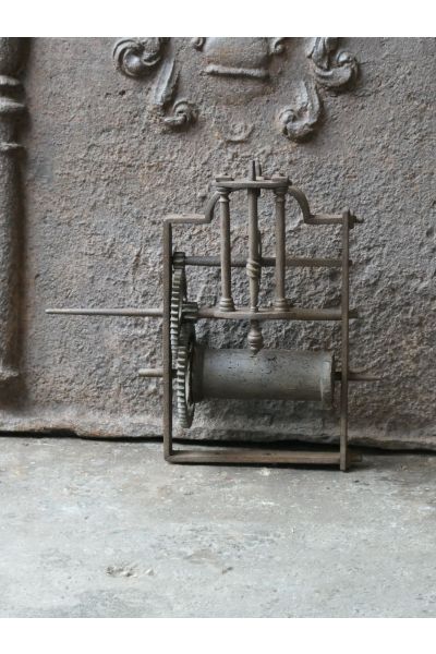 Ancien Tournebroche Mural