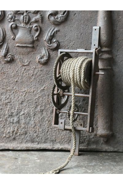 Ancien Serviteur de Cheminée Mural