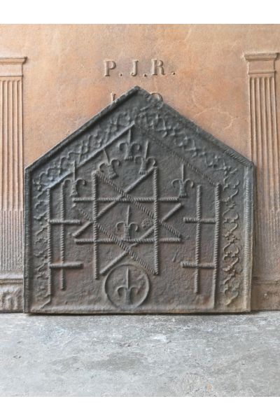 Plaque de Cheminée 'Armes Gothiques'