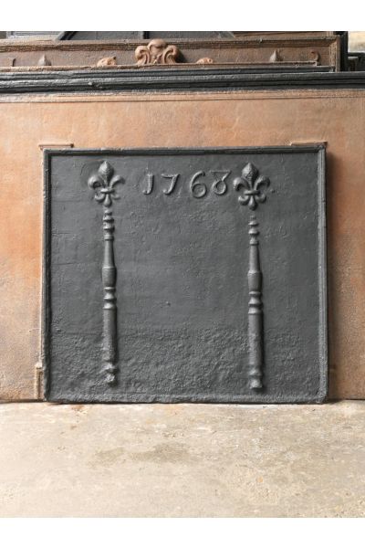 Plaque de Cheminée 'Piliers et Fleurs de Lys'