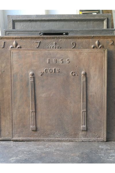 Plaque de Cheminée 'Colonnes de Liberté'
