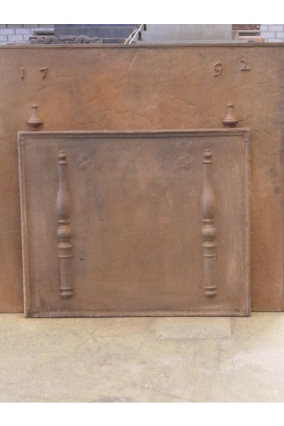 Plaque de Cheminée 'Piliers et Fleurs de Lys'