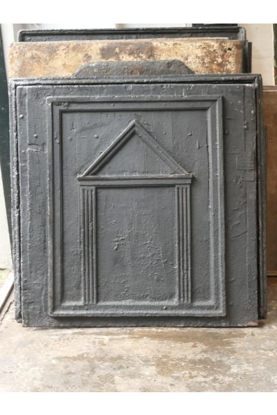 Plaque de Cheminée 'Colonnes et Fronton'