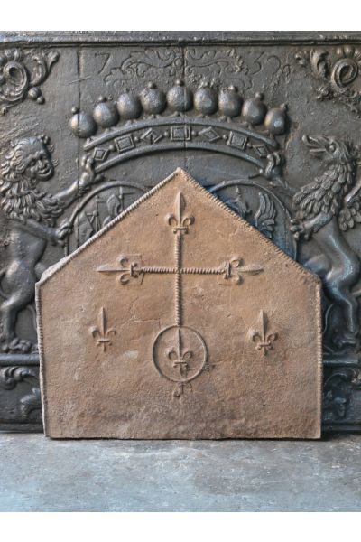 Plaque de Cheminée 'Armes Gothiques'