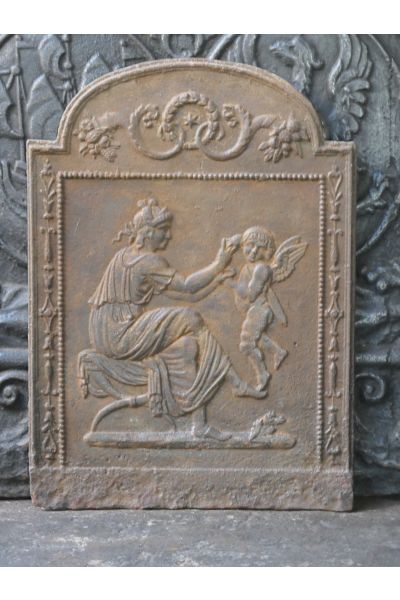 Plaque de Cheminée 'Femme avec Cupidon'