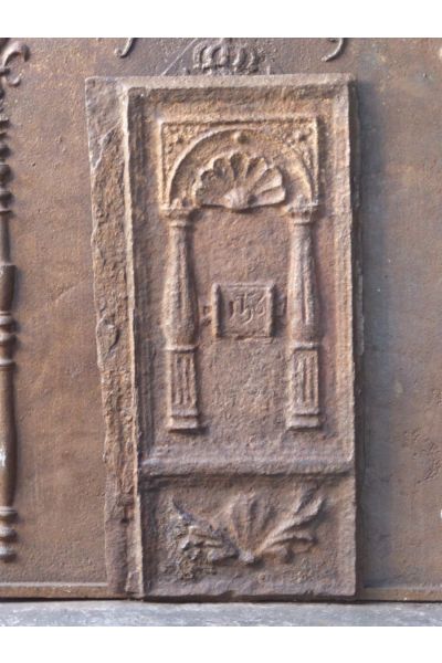 Plaque de Cheminée 'Monogramme IHS'