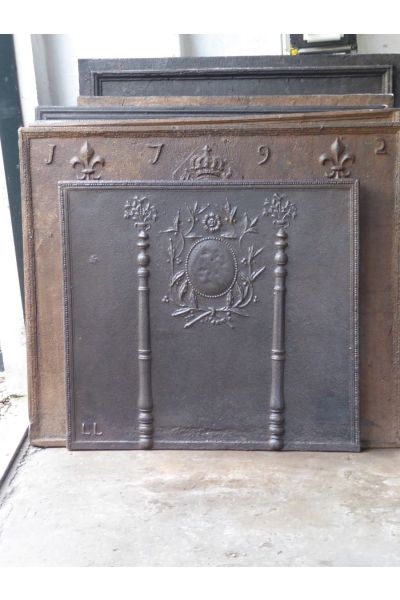 Plaque de Cheminée 'Colonnes de Liberté'