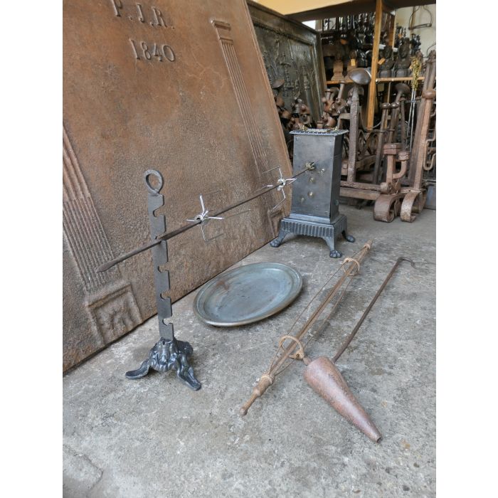 Ancien Tournebroche à Horloge en Fonte, Fer forgé, Laiton, Cuivre 