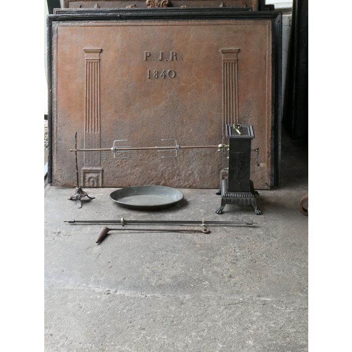 Ancien Tournebroche à Horloge en Fonte, Fer forgé, Laiton, Cuivre, Bois 