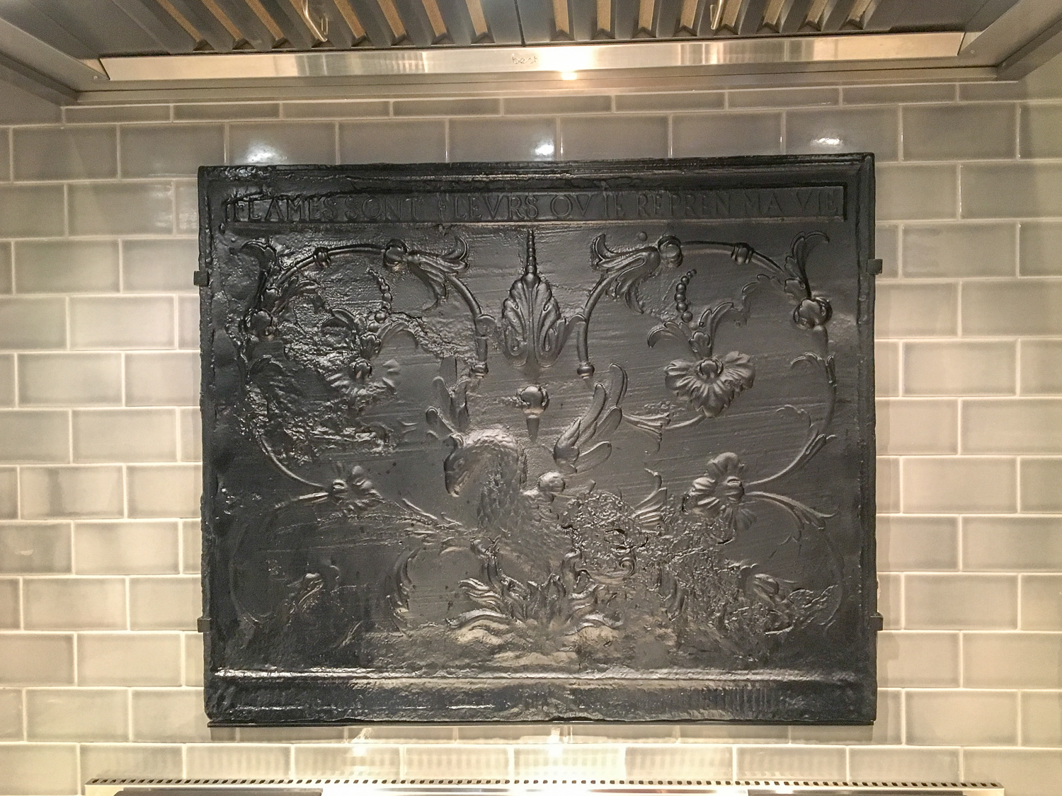 Plaque de cheminée comme dosseret à Naperville, Illinois, délivré par https://www.plaque-de-cheminee.fr